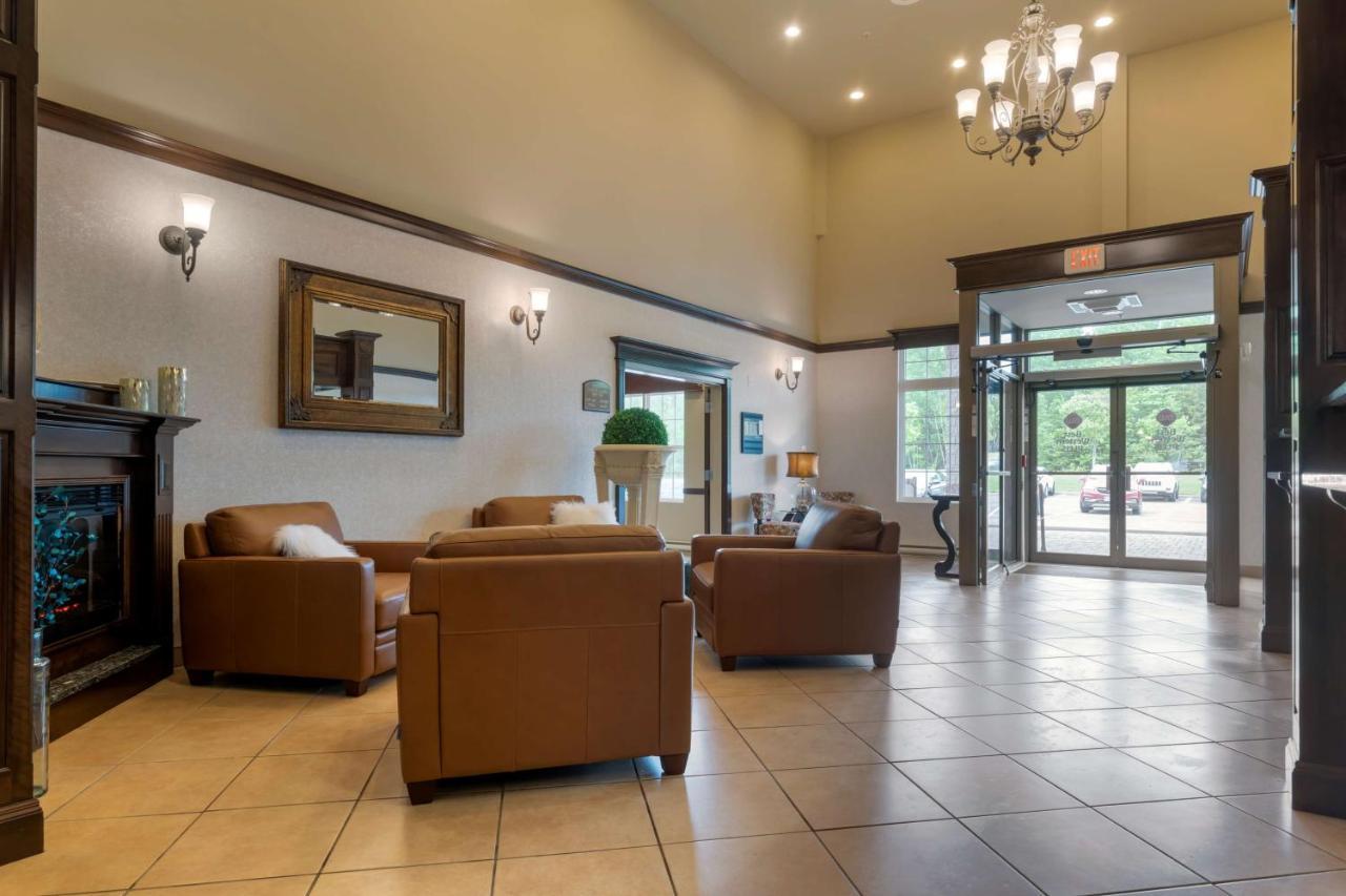 Best Western Plus Fredericton Hotel & Suites מראה חיצוני תמונה