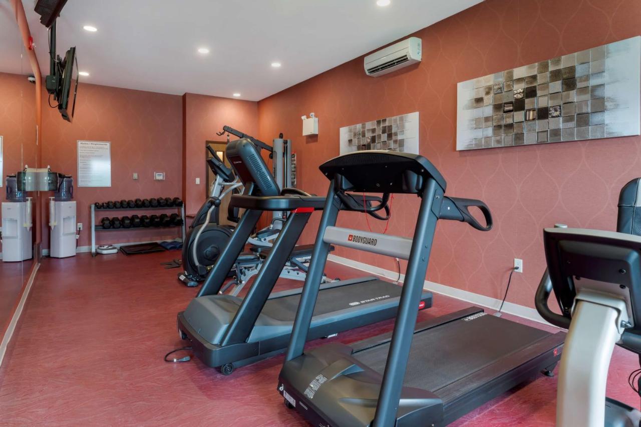 Best Western Plus Fredericton Hotel & Suites מראה חיצוני תמונה