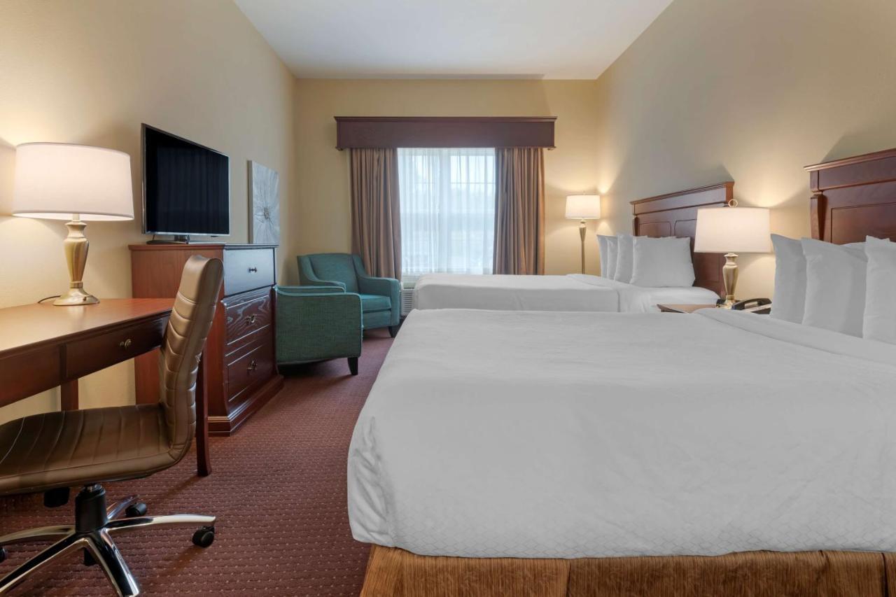 Best Western Plus Fredericton Hotel & Suites מראה חיצוני תמונה
