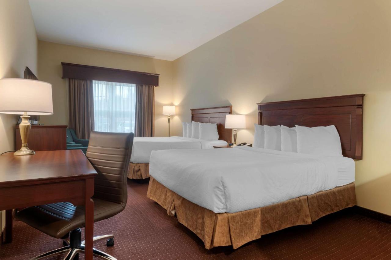Best Western Plus Fredericton Hotel & Suites מראה חיצוני תמונה