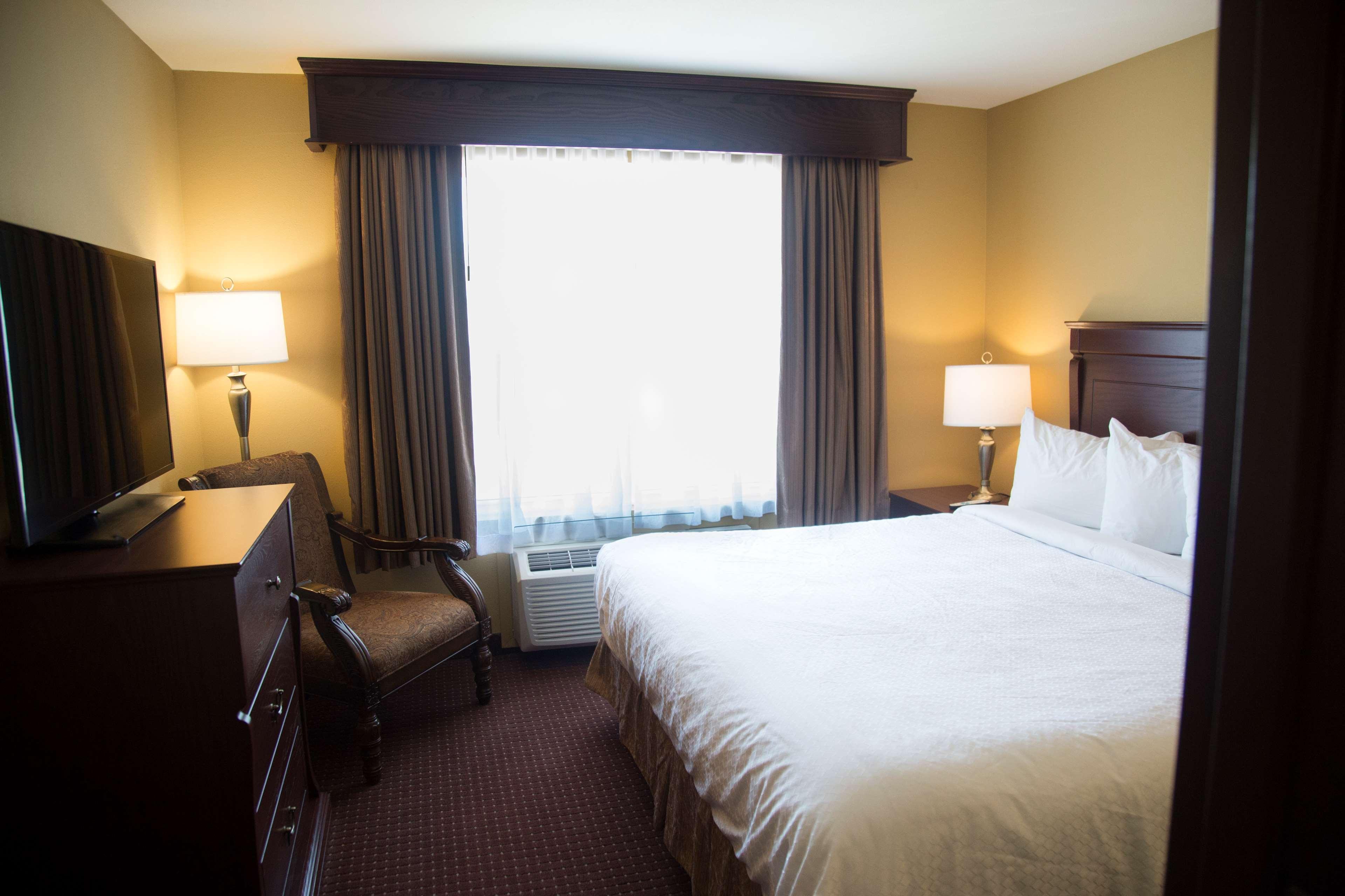 Best Western Plus Fredericton Hotel & Suites מראה חיצוני תמונה