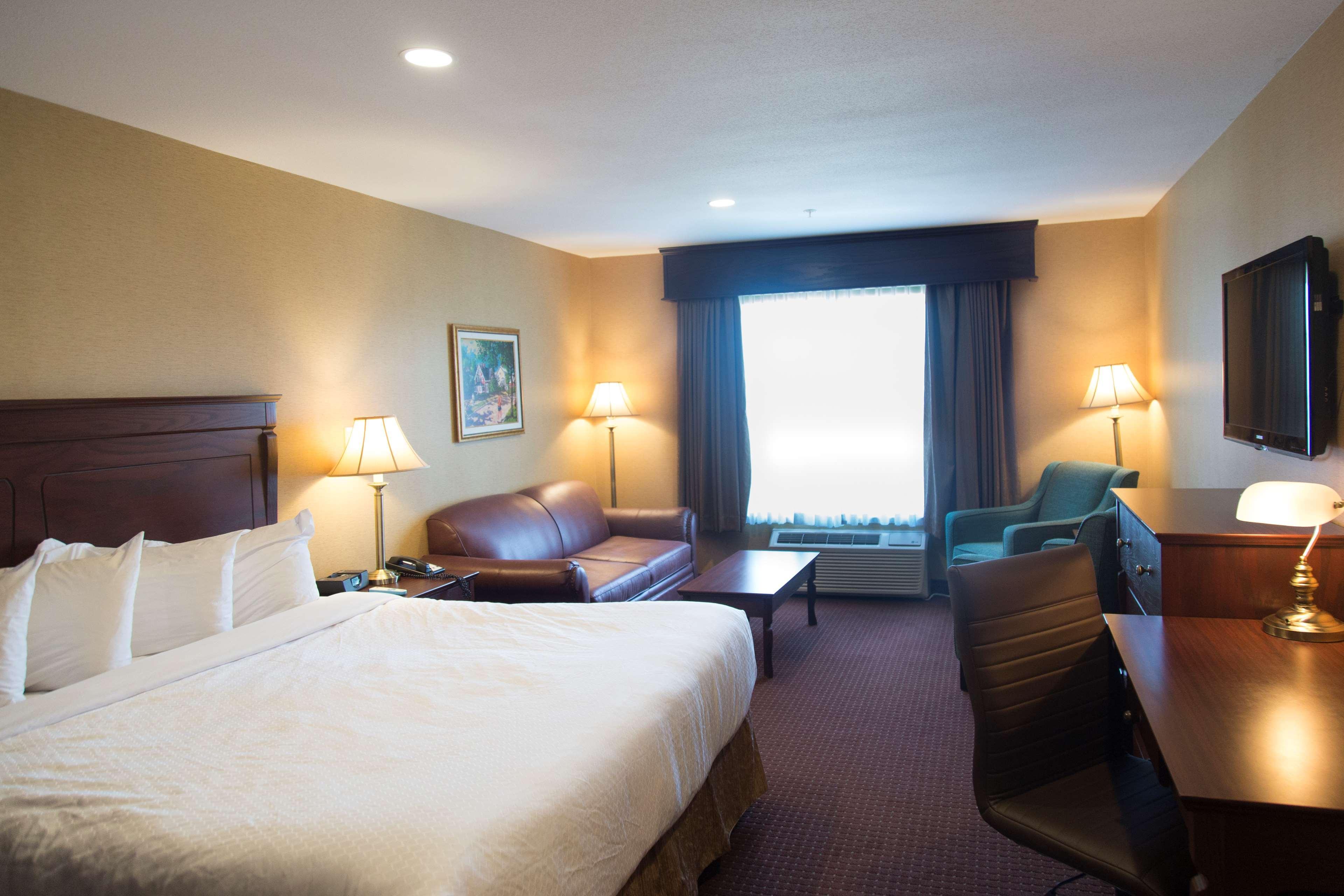 Best Western Plus Fredericton Hotel & Suites מראה חיצוני תמונה