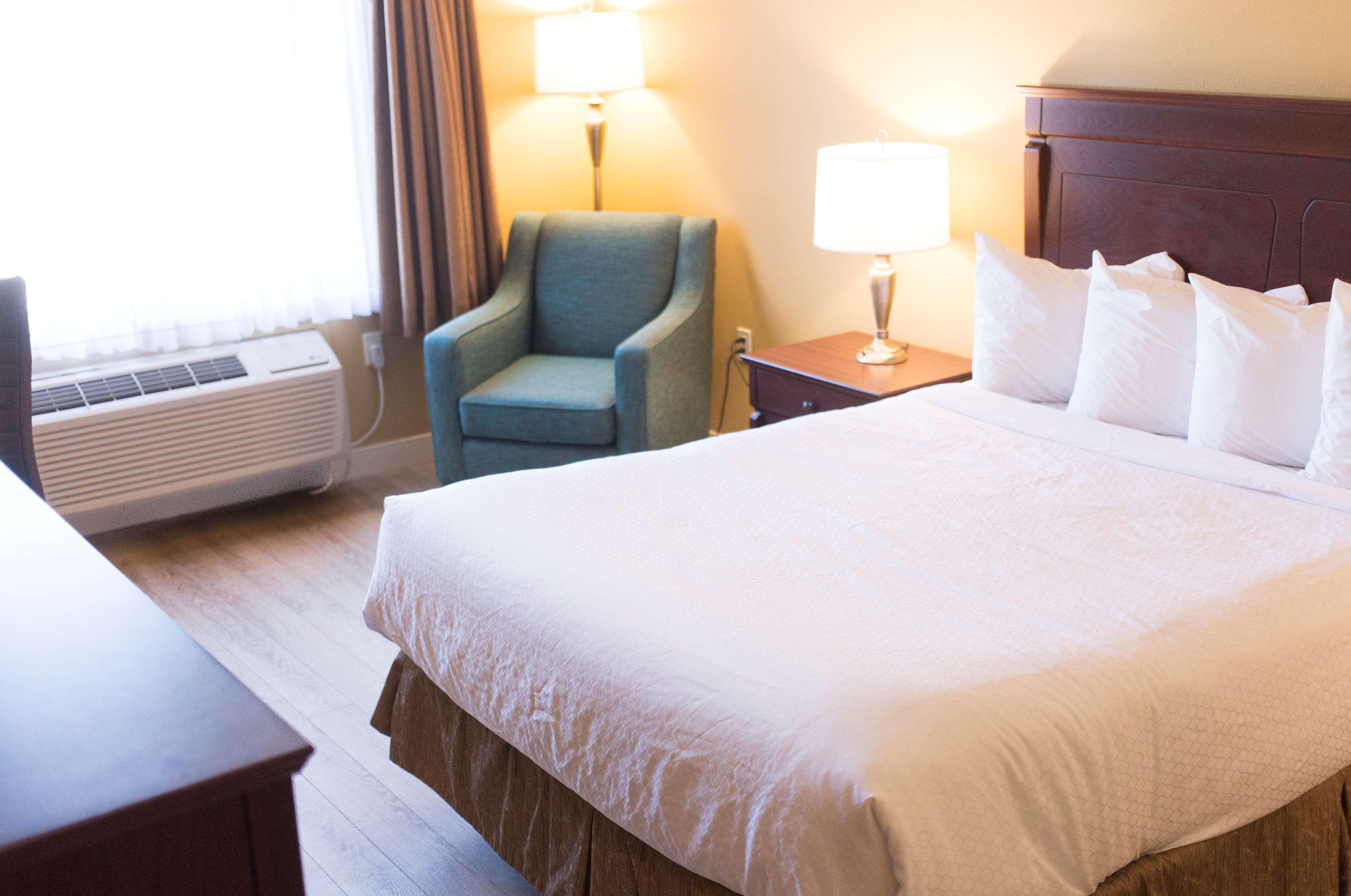 Best Western Plus Fredericton Hotel & Suites מראה חיצוני תמונה