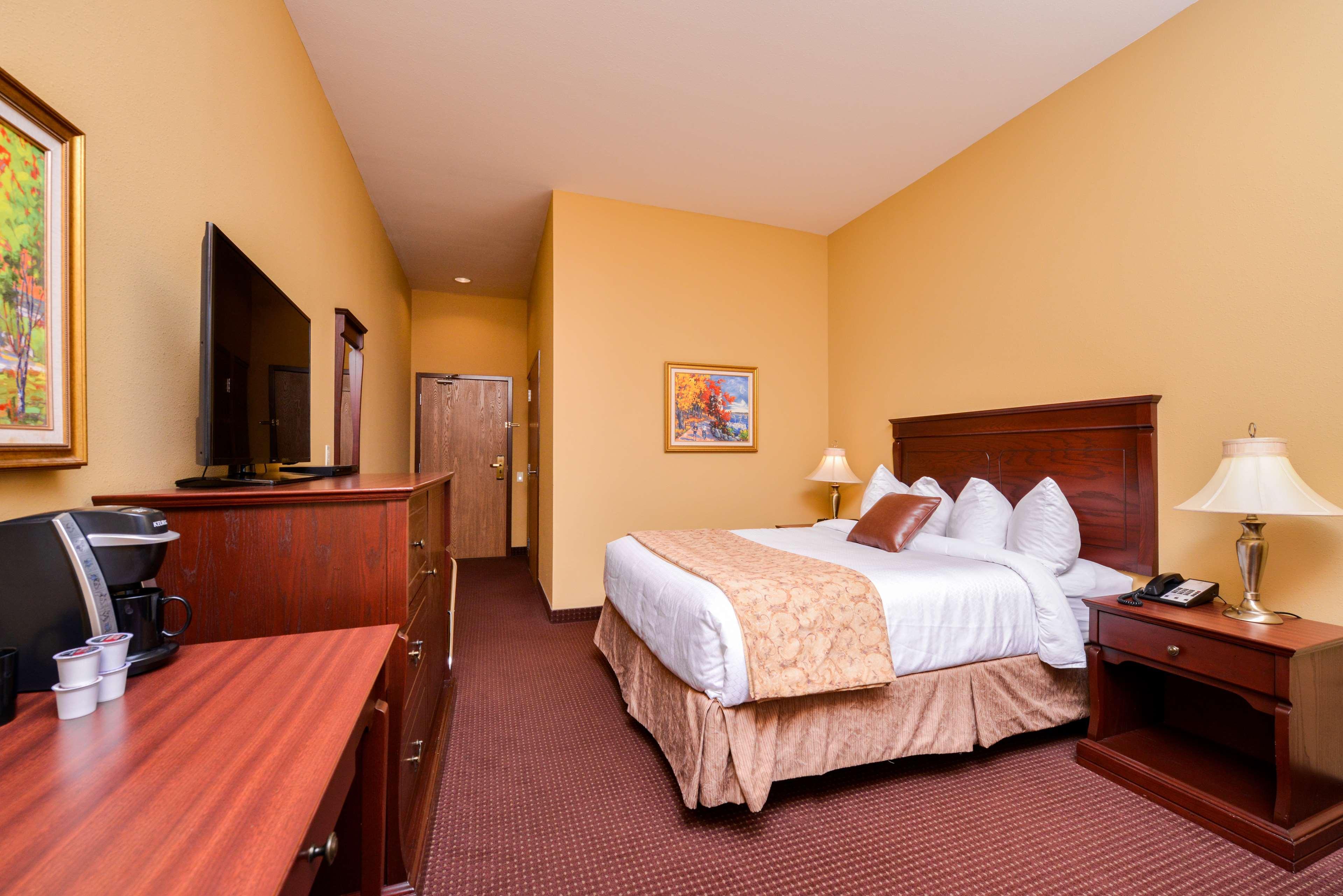 Best Western Plus Fredericton Hotel & Suites מראה חיצוני תמונה